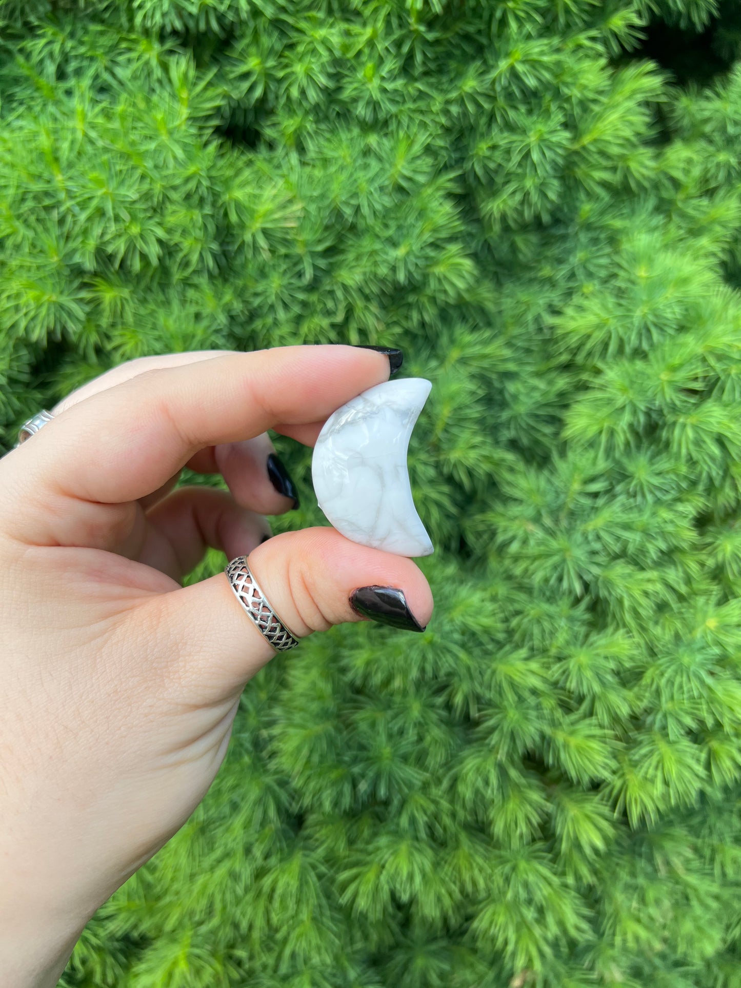 Howlite Mini Moon