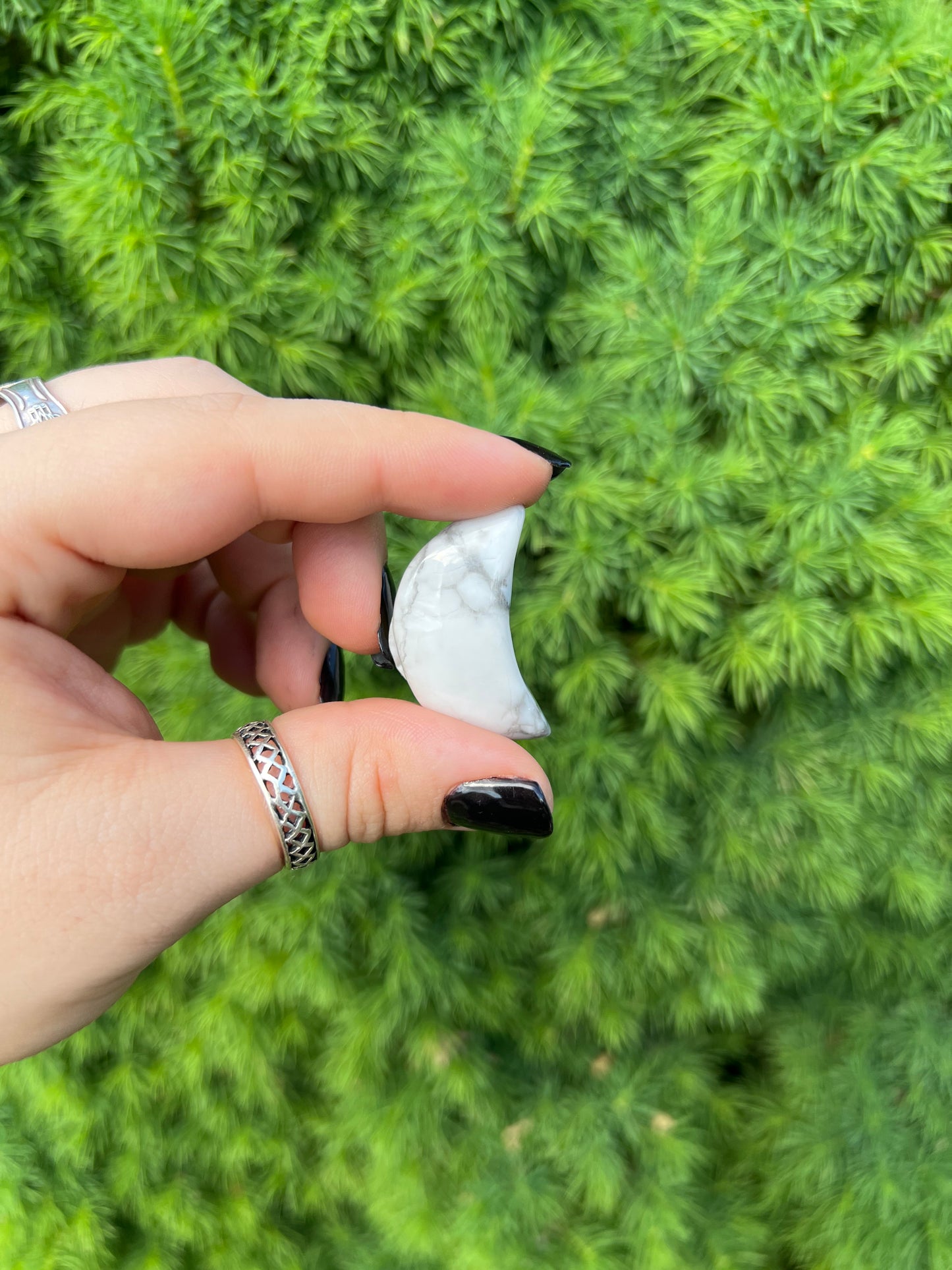 Howlite Mini Moon