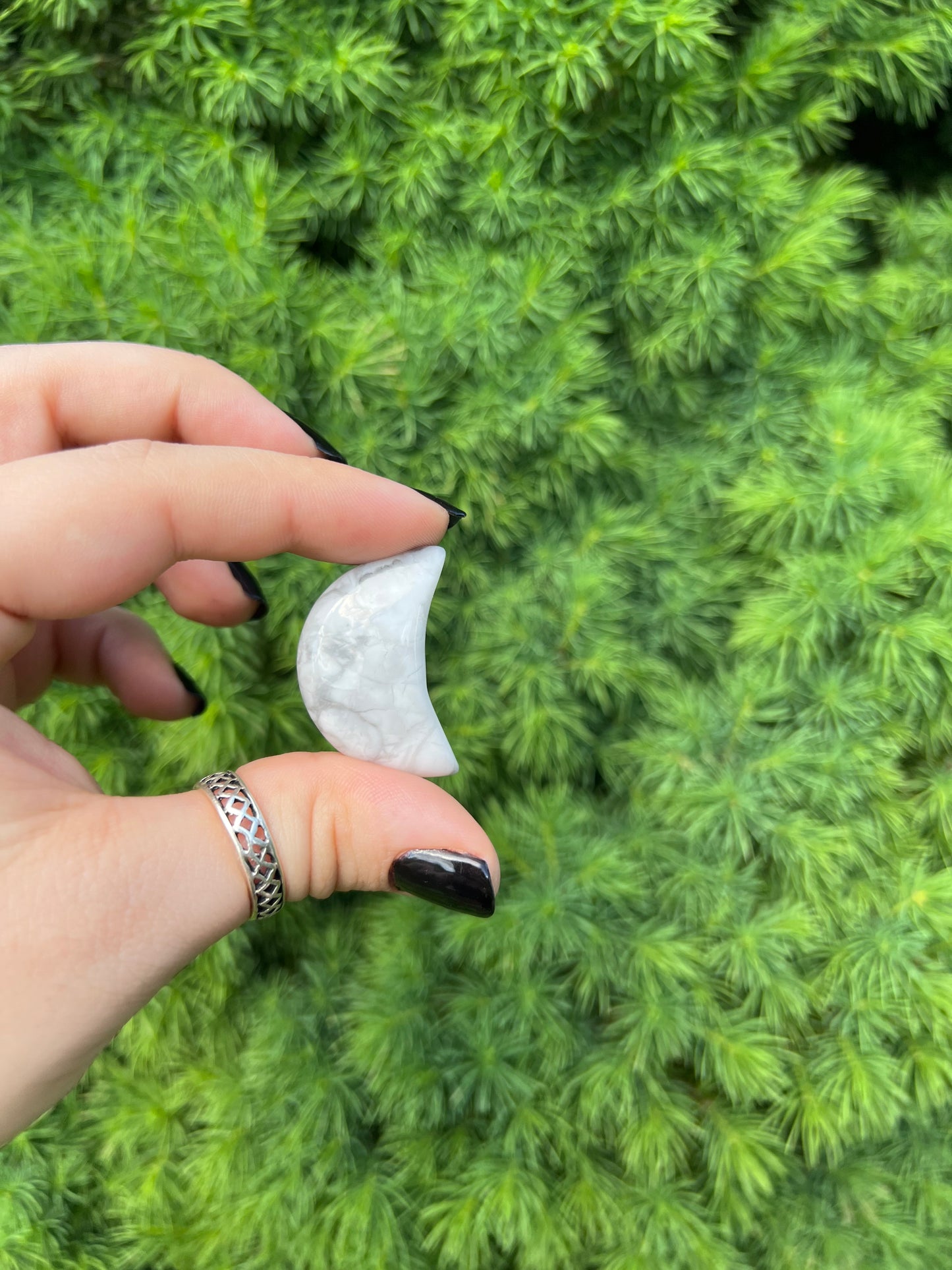 Howlite Mini Moon