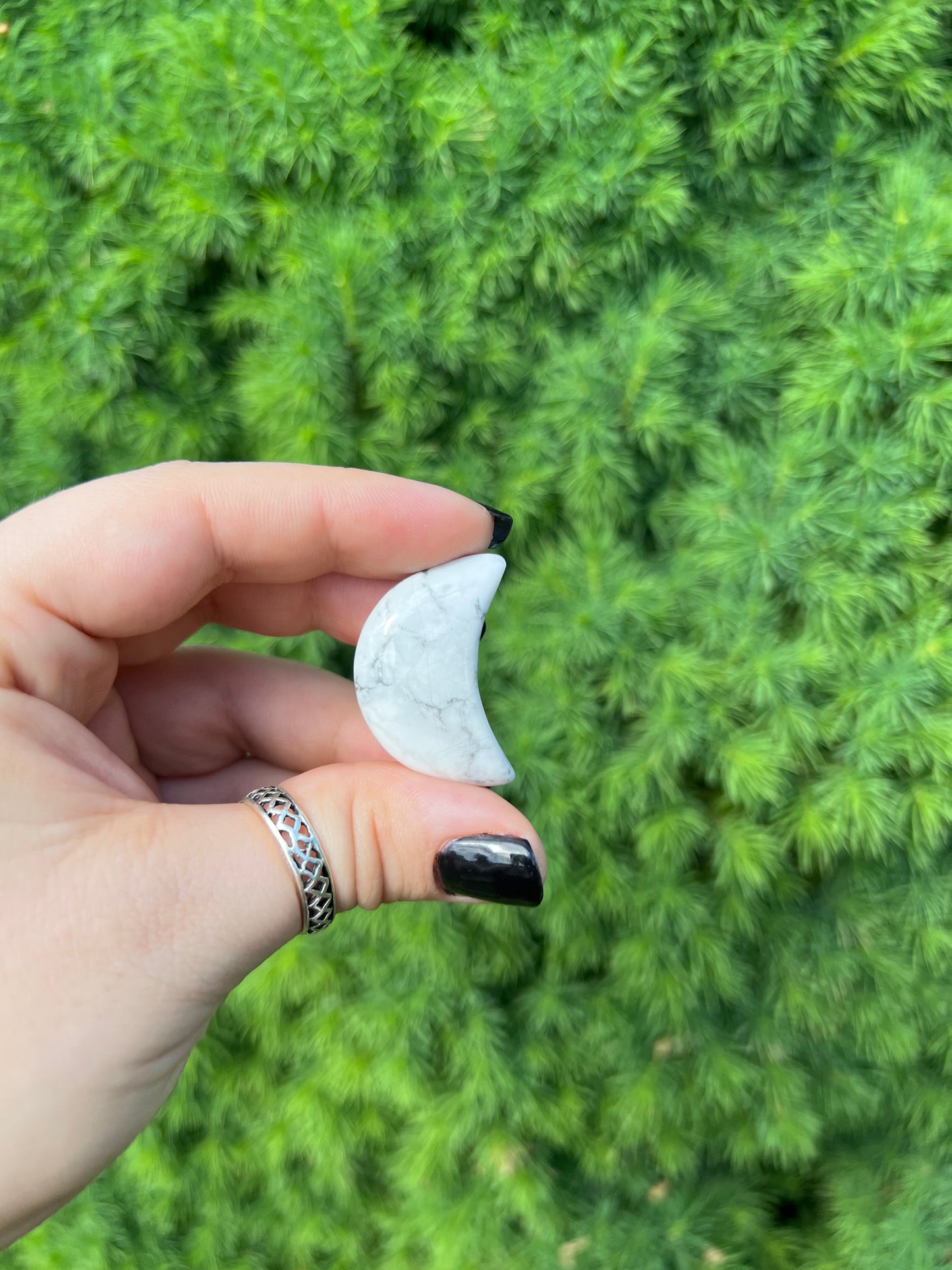 Howlite Mini Moon