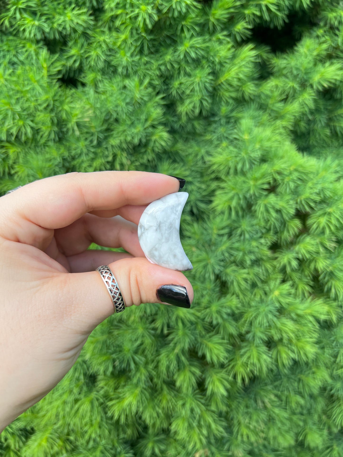 Howlite Mini Moon